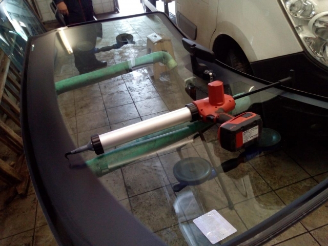 Krc Glass - Novi Sad - Specijalizovani akumulatorski alat